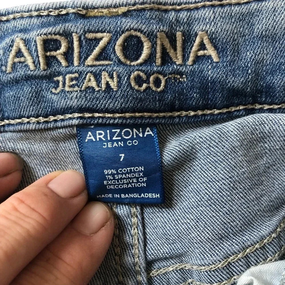 Arizona  Jean Co. Floral Embroidered Shorts - Picture 7 of 10